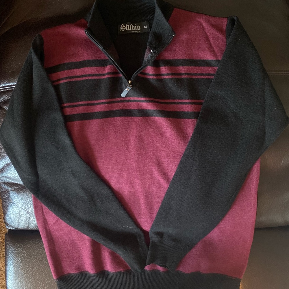Men’s Medium Studio Brand Zip Up
